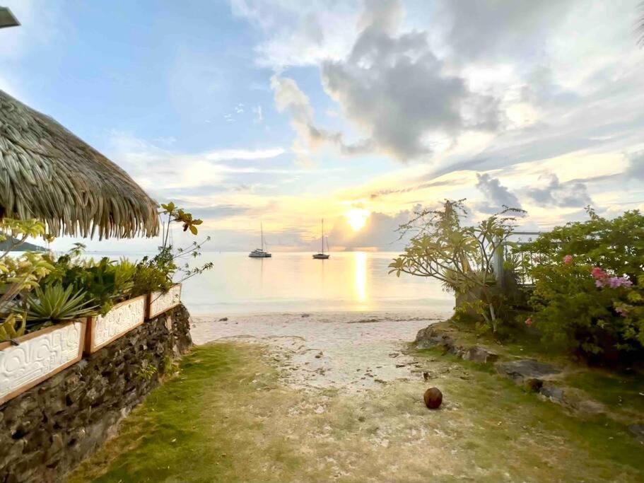 Meri Lodge Huahine Fare Eksteriør billede